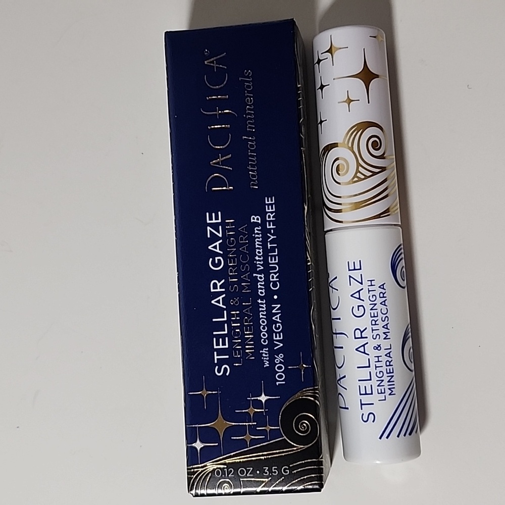 Makeup Bundle - Picture 4 of 8